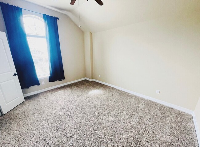 Building Photo - 24518 Ali Creek Ct