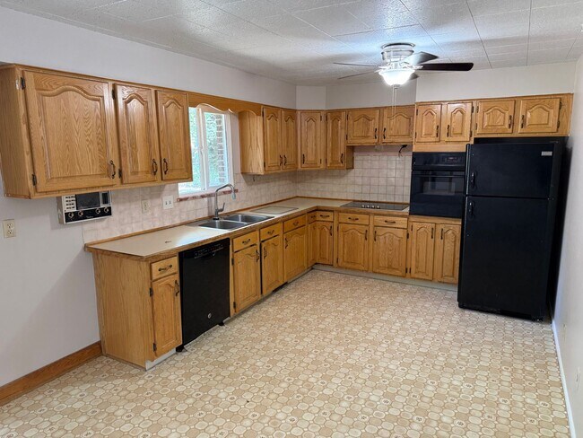Building Photo - Spacious 2-Bed Home Packed With Comfort and Upgrades