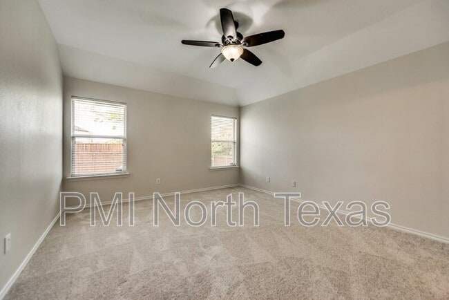 Building Photo - 8420 Sonnet Dr