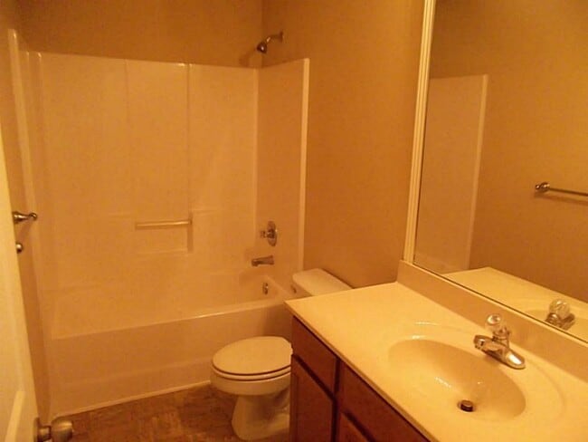 Building Photo - 650 Township Cir