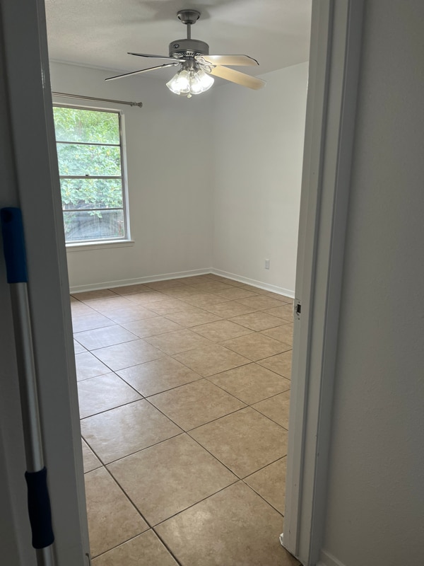 Building Photo - 1508 Valleyridge Dr