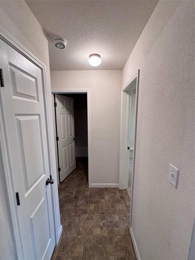 Building Photo - 11909 Timber Heights Dr