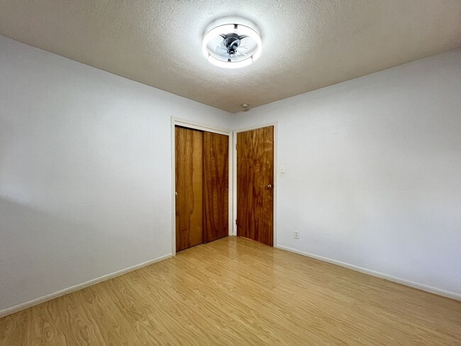 Building Photo - Single-Level Bel Aire Home with Spacious Layout