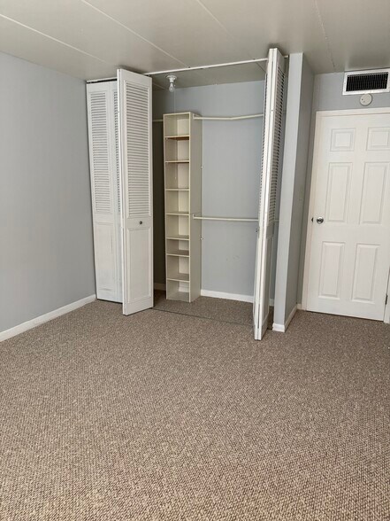 Bedroom 2 - 300 S Roselle Rd