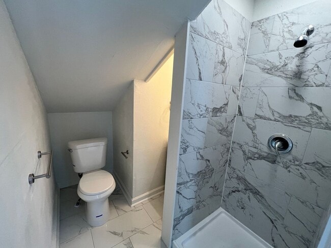 Building Photo - Updated 5BR Home with Modern Finishes & Extra Space