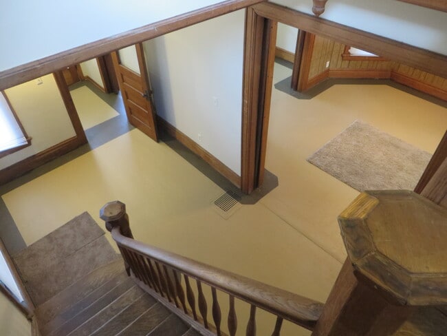 Building Photo - 5 Bedroom Home in the very core of Downtown (West Central, Downtown)