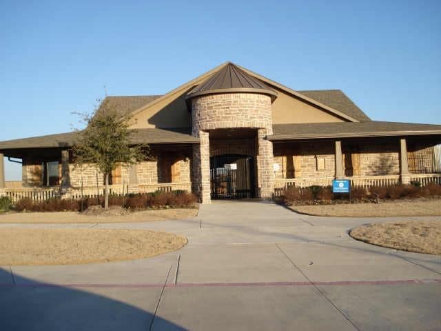Building Photo - 704 Calender Ct