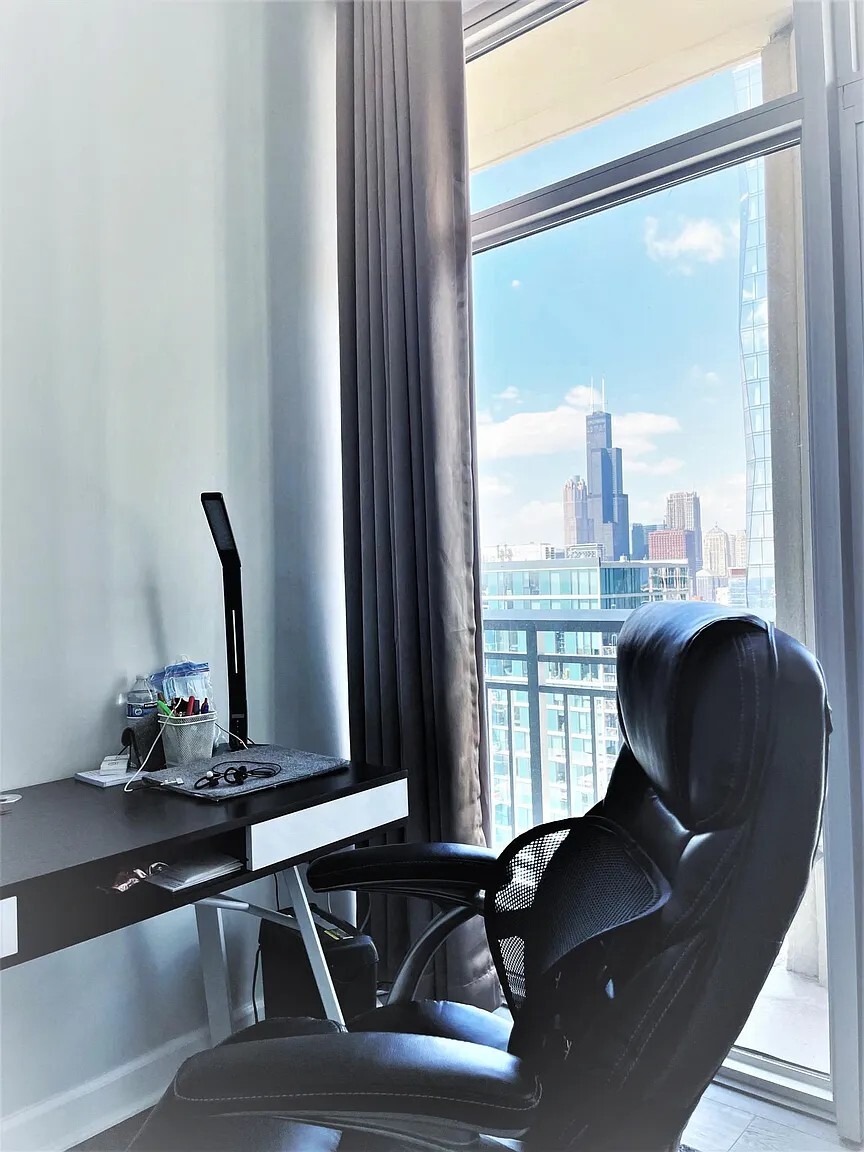 Bedroom 3 view - 1400 S Michigan Ave