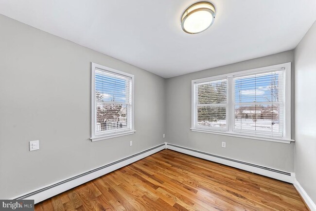 Building Photo - 4236 Florida Ave