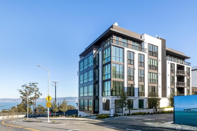 Building Photo - 1 Bristol Court