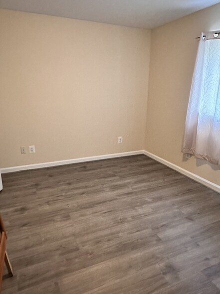 Building Photo - 9910 Oakdale Woods Ct