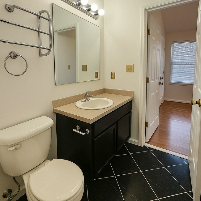 Building Photo - 1585 Pinewind Dr