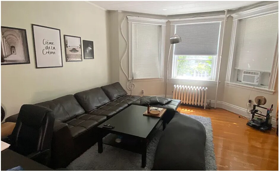 Building Photo - 8 Euston St