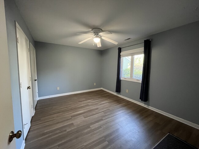 Building Photo - 12 Poppy Trail