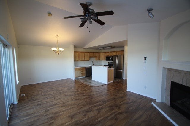 Building Photo - 3 Bedroom Condo close to JBER!