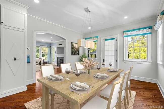 Building Photo - 2 Heathcote Dr