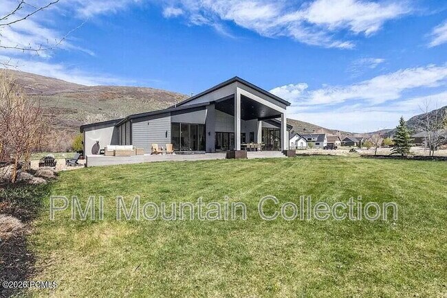 Building Photo - 846 E 270 S