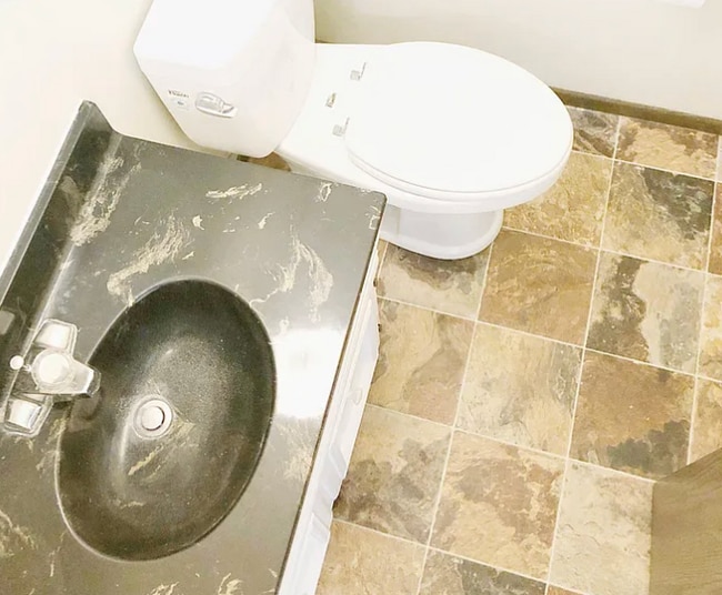 Building Photo - 1218 Trailwood N