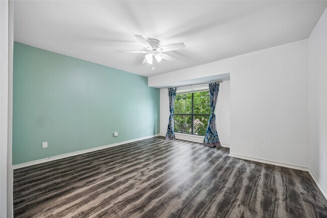 Building Photo - 763 Bering Dr
