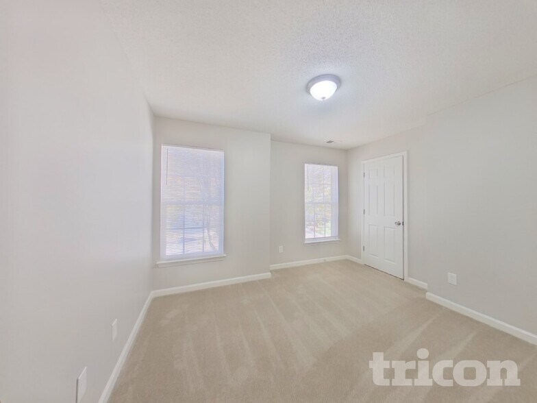 Building Photo - 8605 Appledale Dr