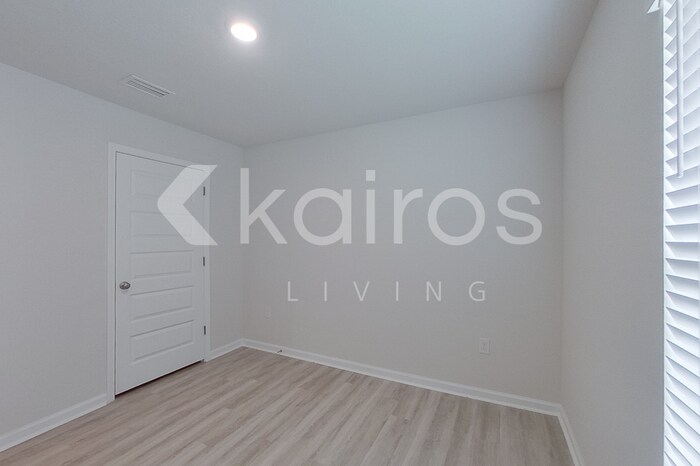 Building Photo - 4655 Malay Cir