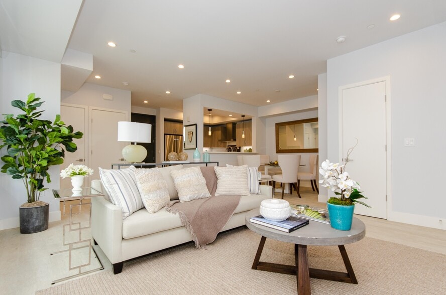 Building Photo - The Saturn 5955