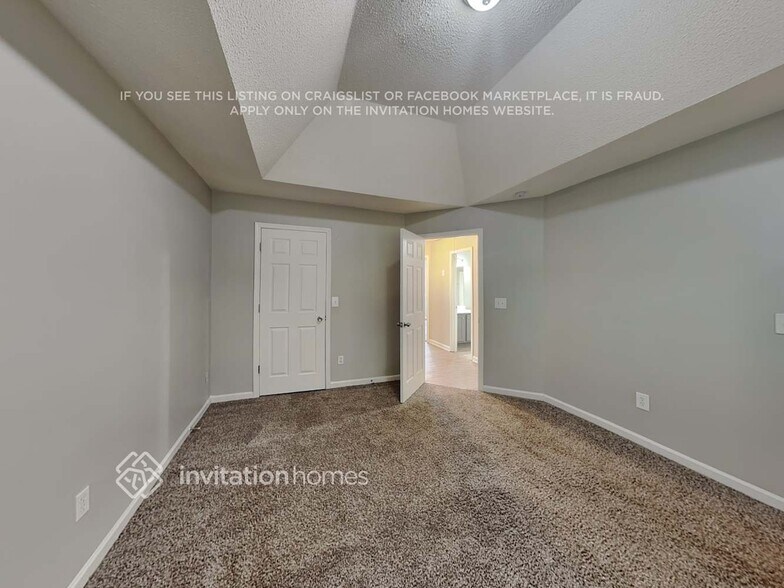 Building Photo - 5449 Sweetsprings Dr SW
