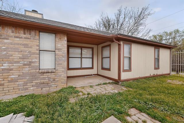 Building Photo - 2320 Markland St