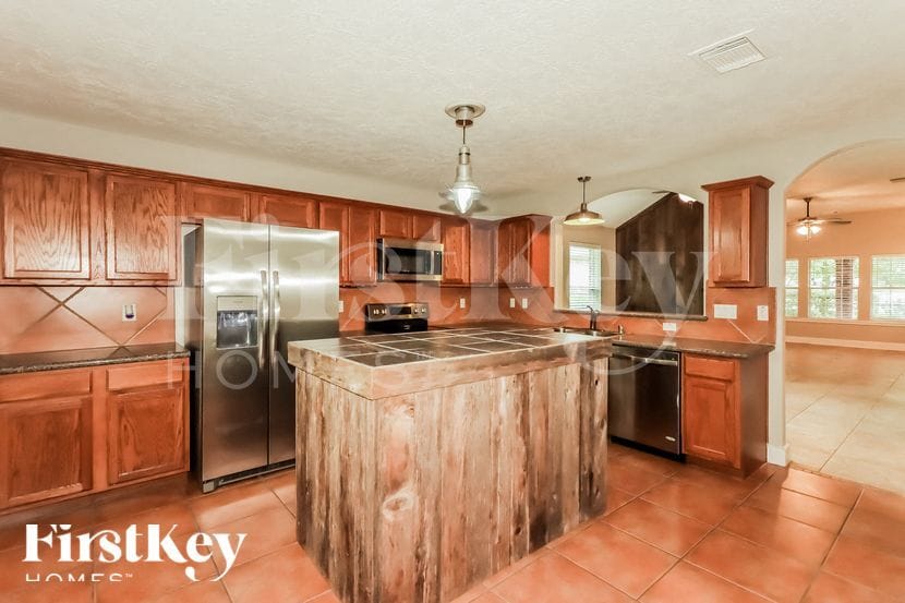 Building Photo - 13029 Victoria Regina Dr