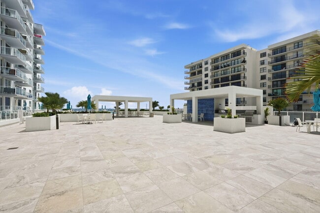 Building Photo - 3450 S Ocean Blvd