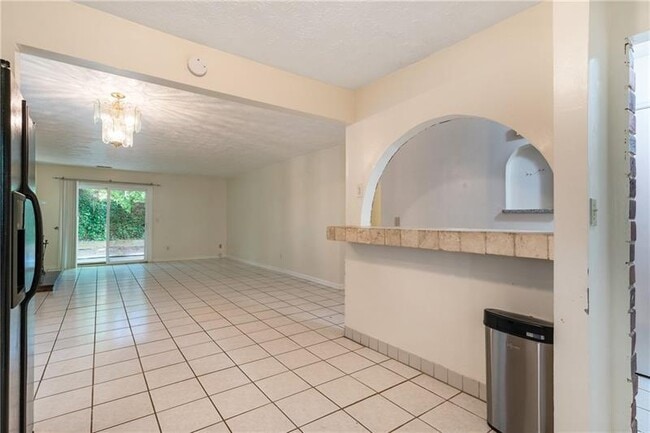 Building Photo - 5000 Village Green Way