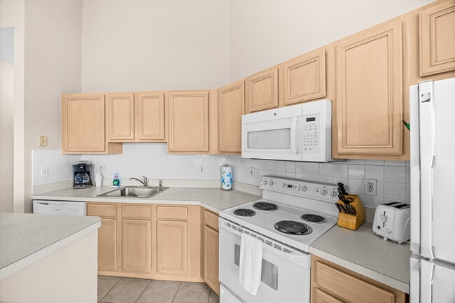 Building Photo - 9906 Perfect Dr