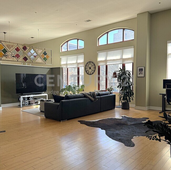 Building Photo - 1/1.5 West Village Urban Loft in Dallas for Rent!