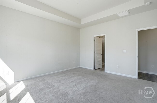 Building Photo - 145 Binscombe Ln