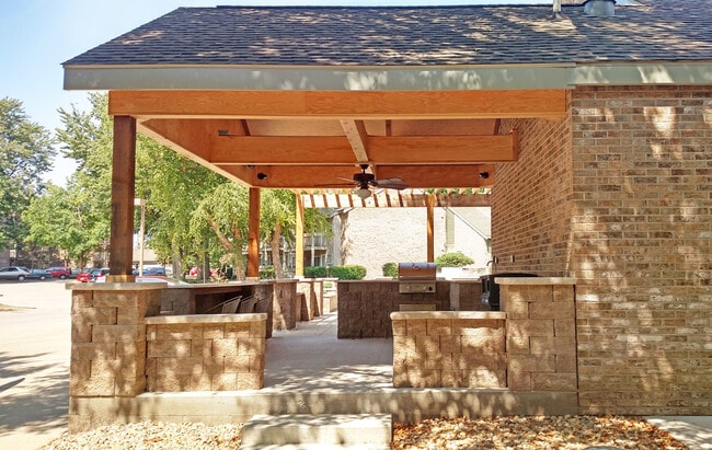 Building Photo - Ginger Creek Apartments