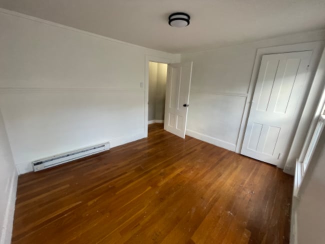 Building Photo - 1 Ware