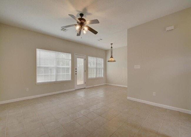 Building Photo - 1172 Oak Grove Ave