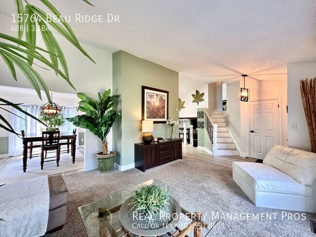 Building Photo - 15764 Beau Ridge Dr
