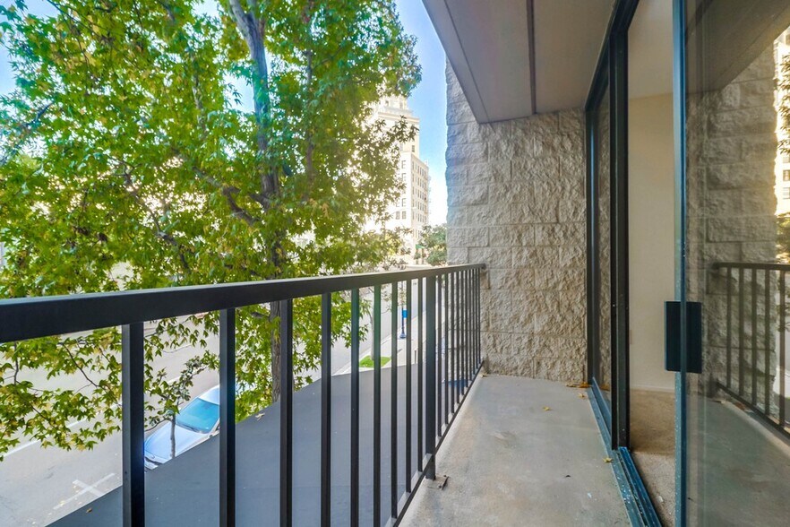 Building Photo - 1333 8th Ave