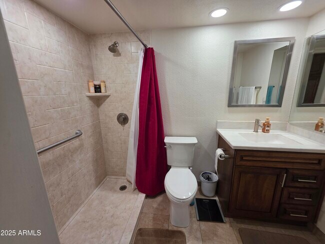 Building Photo - 7870 E Camelback Rd