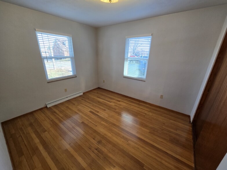 Building Photo - 6100 W Washington St