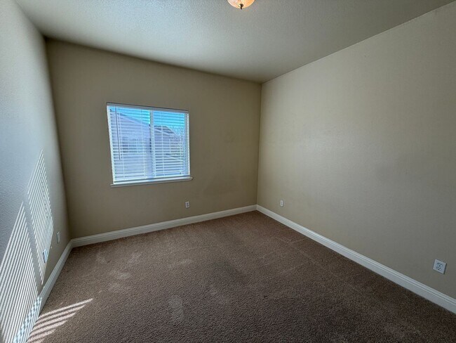 Building Photo - Large Home on Corner Lot