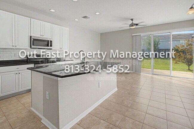 Building Photo - 6919 Holly Heath Dr