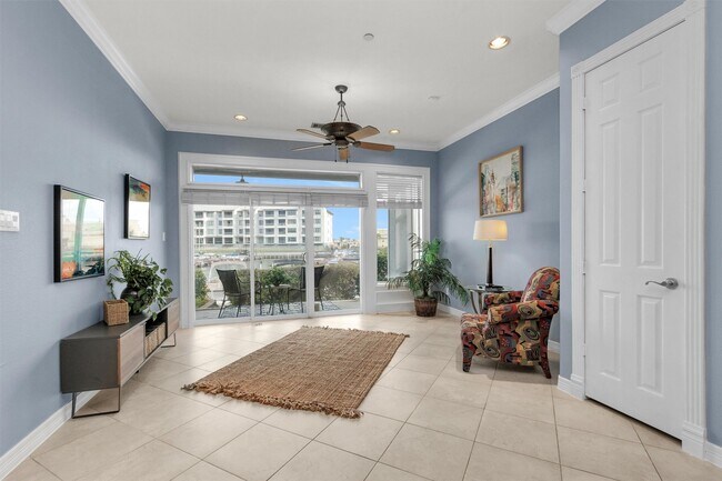 Building Photo - 168 Lake Point Blvd