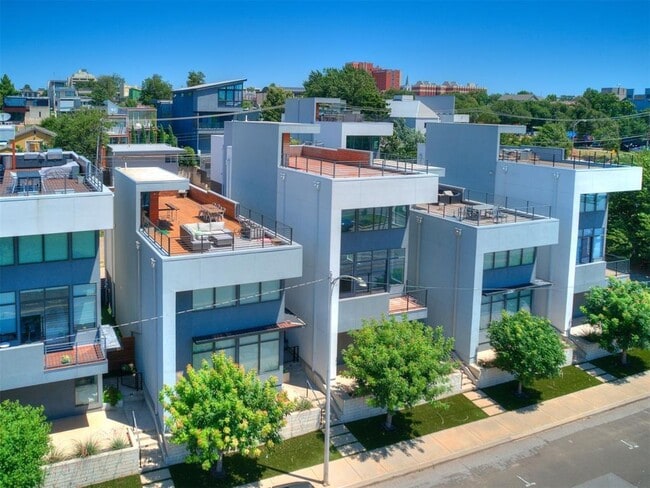 Building Photo - 825 NW 6th St