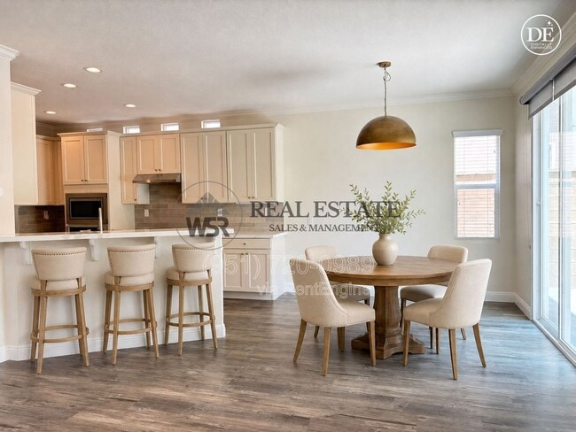 Building Photo - 5798 Mapleview Dr