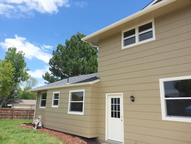 Building Photo - 3005 Marshall Ash Dr