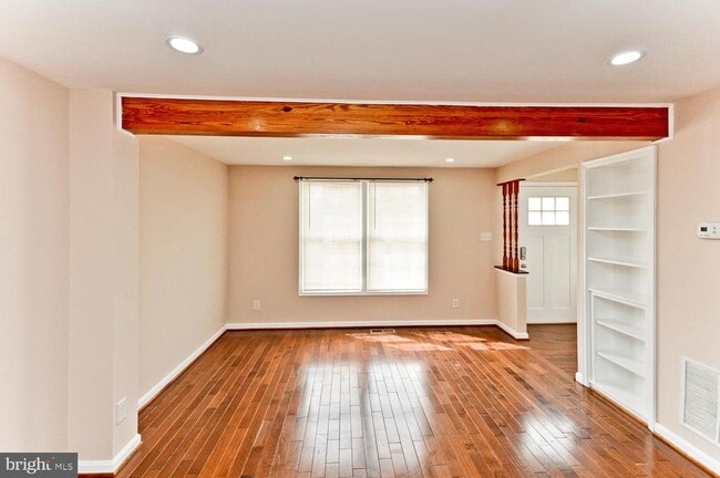 Primary Photo - 11430 Horse Soldier Pl