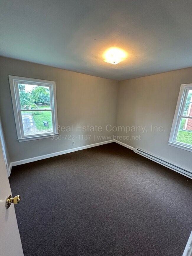 Building Photo - 1447 Clark Ave