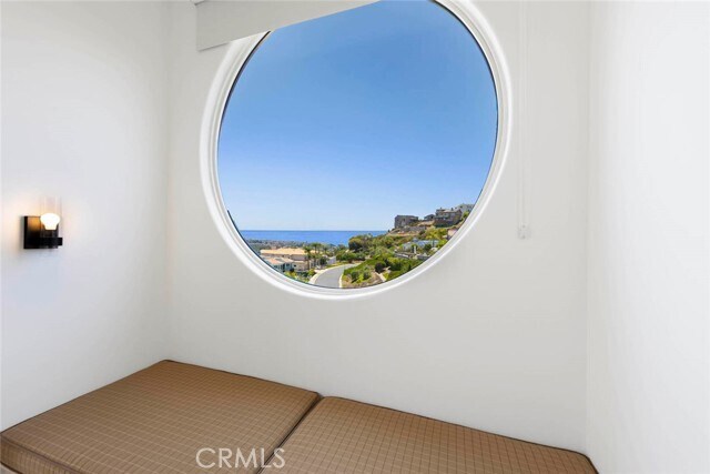 Building Photo - 12 San Remo